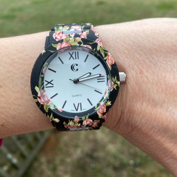 SOLD💲Black Floral rose link watch quartz large face Japan movement - Picture 4 of 9